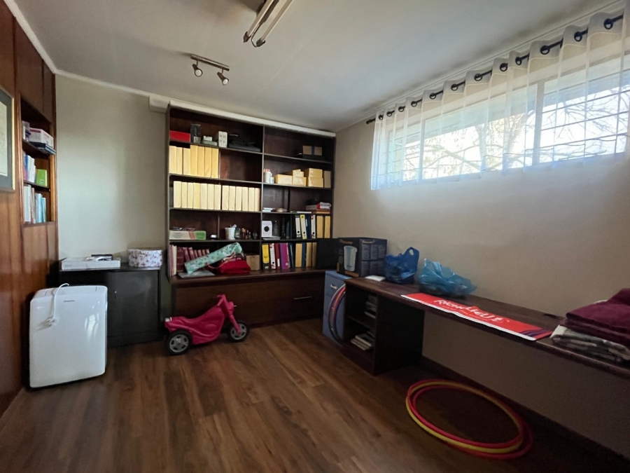 4 Bedroom Property for Sale in Lindequesdrif North West